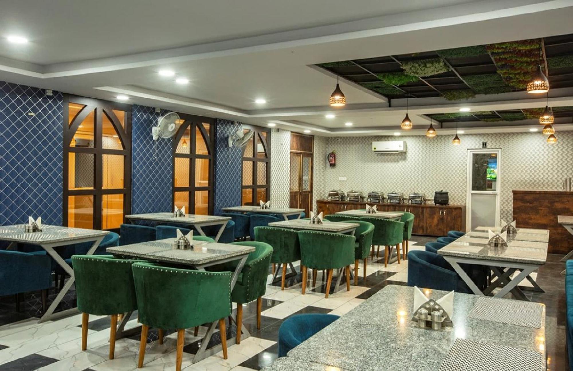 Hotel Tri Star Delhi Airport
